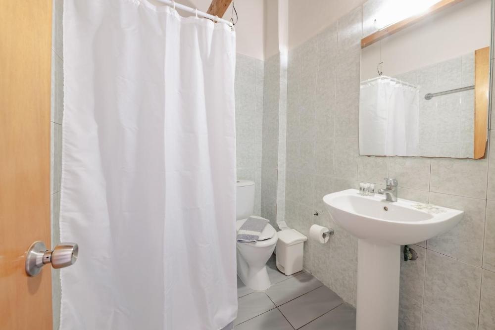 Standard Quadruple Room at Canadian Hotel, photo 5