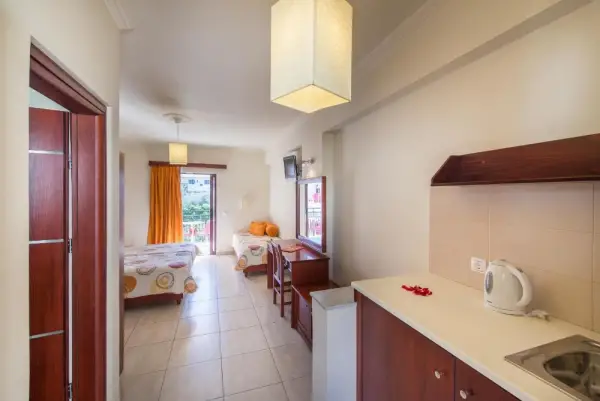 Canadian Hotel Main image