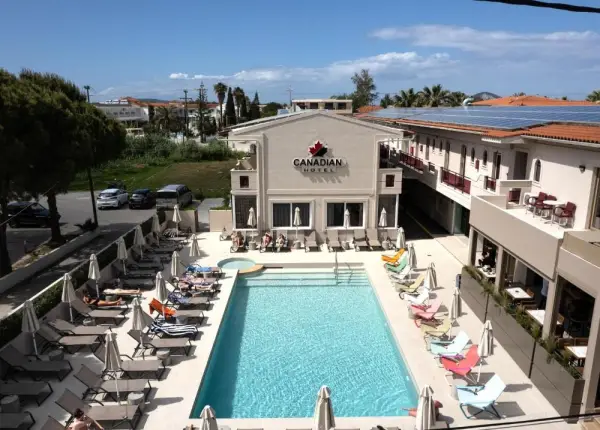Canadian Hotel 6