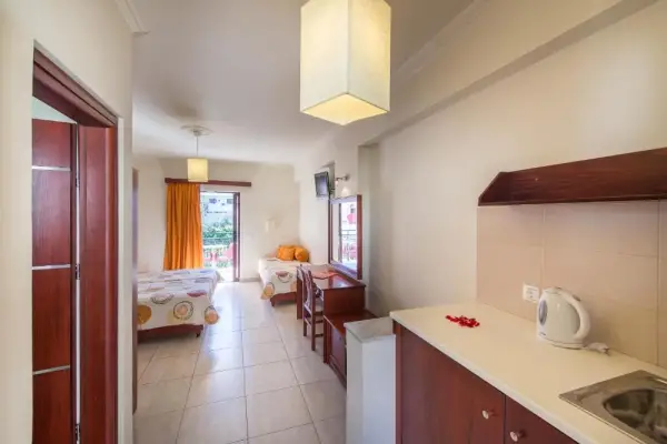 Canadian Hotel 8